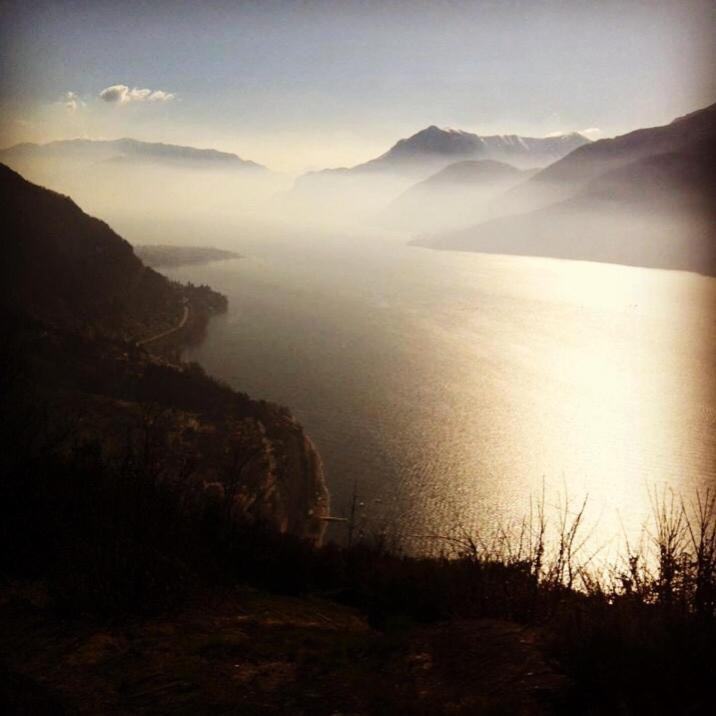 Hotel gli oleandri Bellano Esterno foto