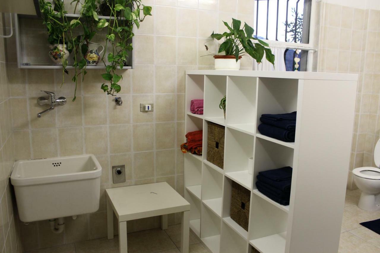 Hotel gli oleandri Bellano Esterno foto