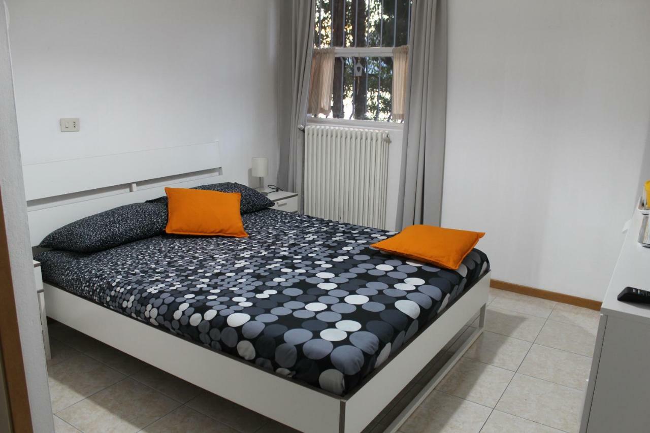 Hotel gli oleandri Bellano Esterno foto