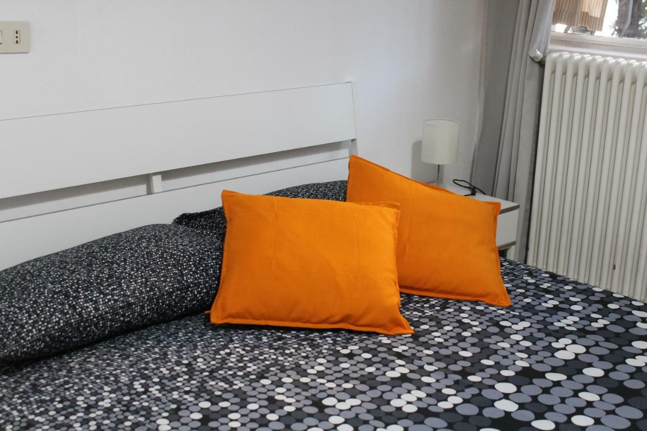 Hotel gli oleandri Bellano Esterno foto