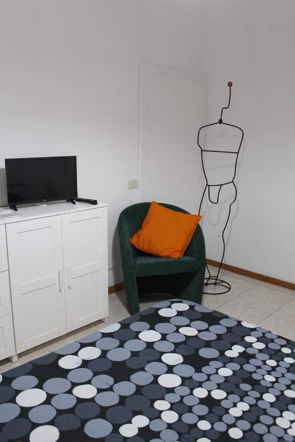 Hotel gli oleandri Bellano Esterno foto