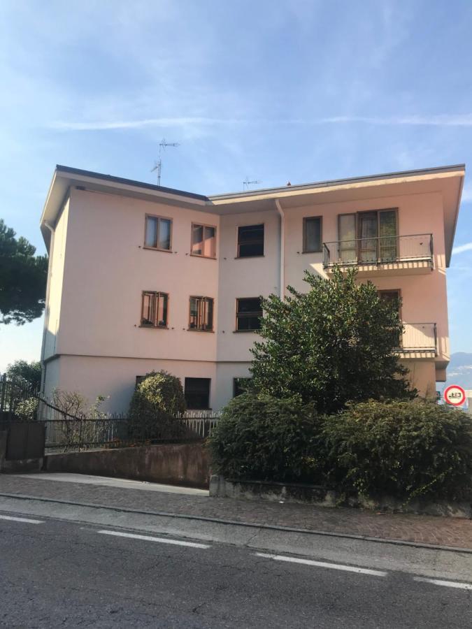 Hotel gli oleandri Bellano Esterno foto